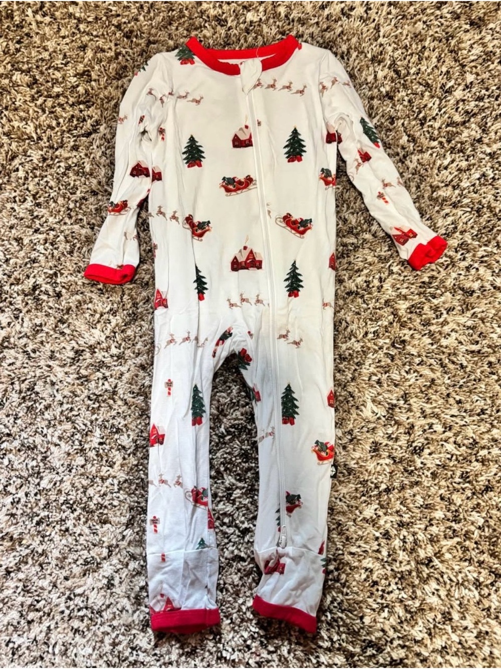 Kyte BABY White One-Piece Pajamas with Red Trim and Holiday Print